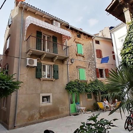 Apartment Veli Dvor Cres Bagian luar foto