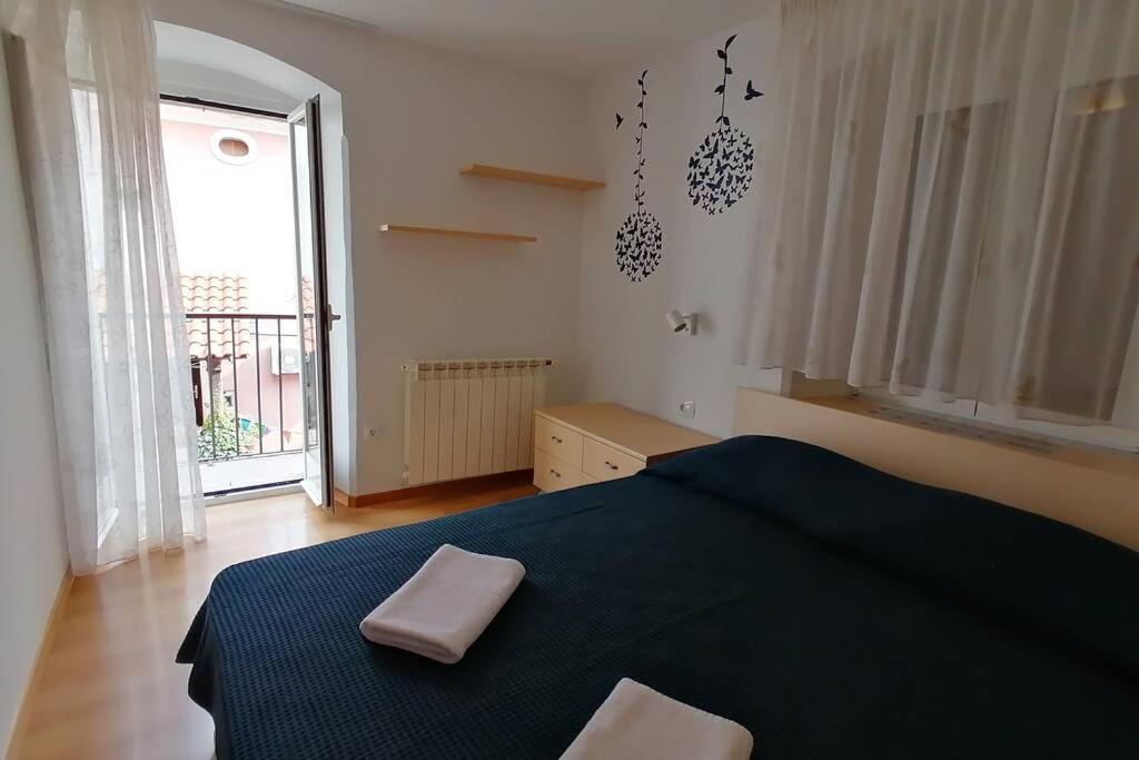 Apartment Veli Dvor Cres Bagian luar foto