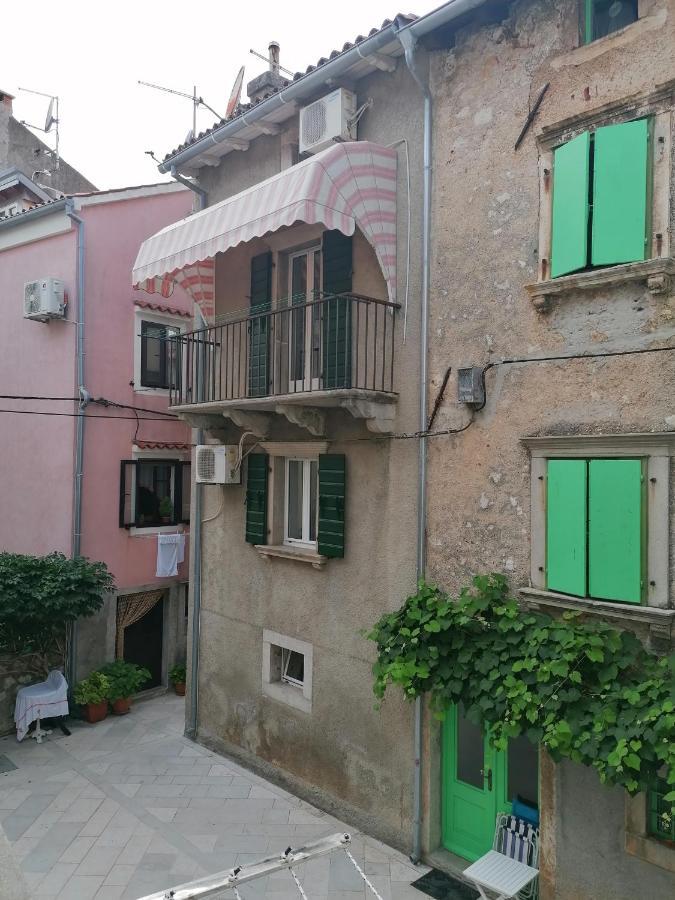 Apartment Veli Dvor Cres Bagian luar foto