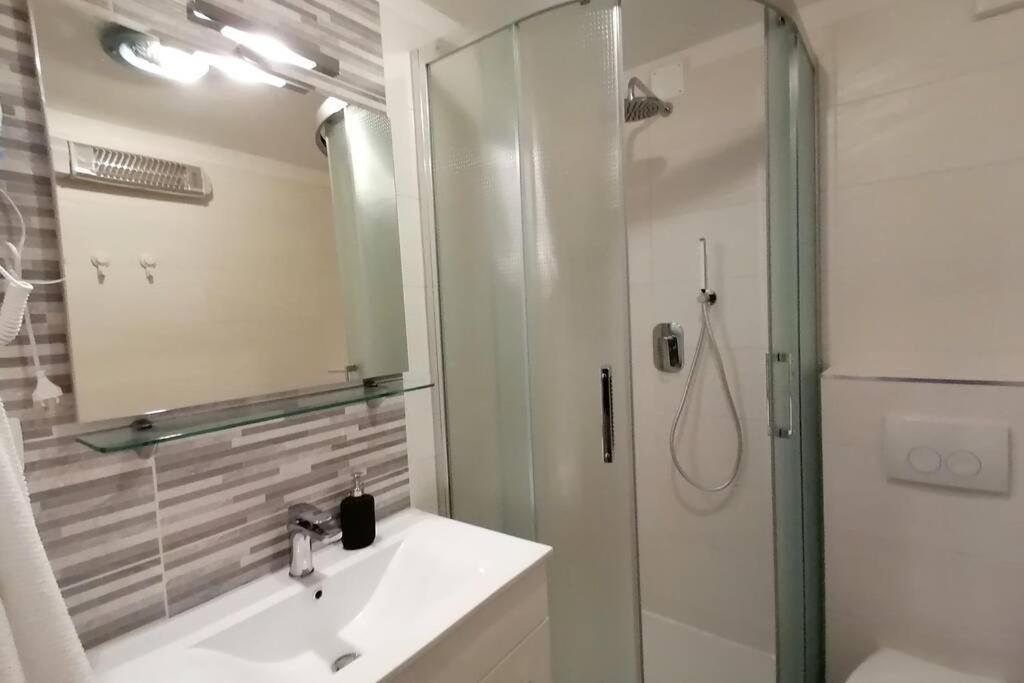 Apartment Veli Dvor Cres Bagian luar foto